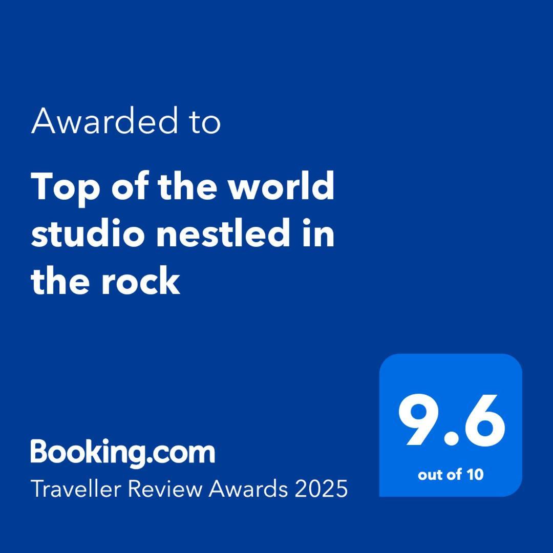 Top Of The World Studio Nestled In The Rock Queensberry Exteriör bild